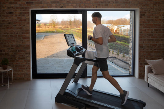 Home Workouts vs. The Gym in 2025: What’s Best for You? 🏋️♂️🏠 - Fit Fusion Essentials